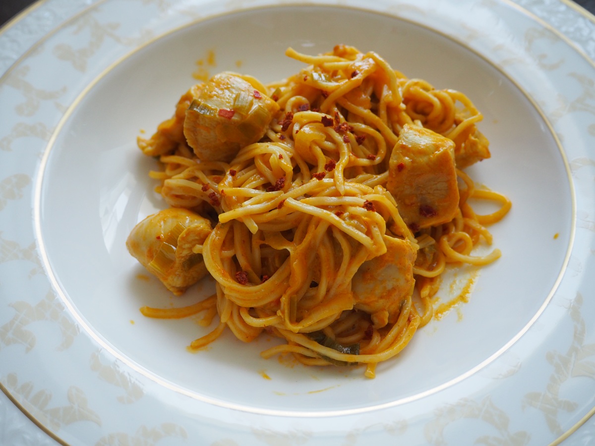 Curry-Nudeln exotisch scharf • Cucina Christina