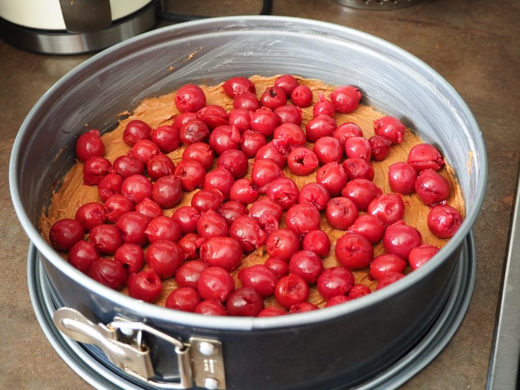 Kirschkuchen mit Makronenhaube • Cucina Christina