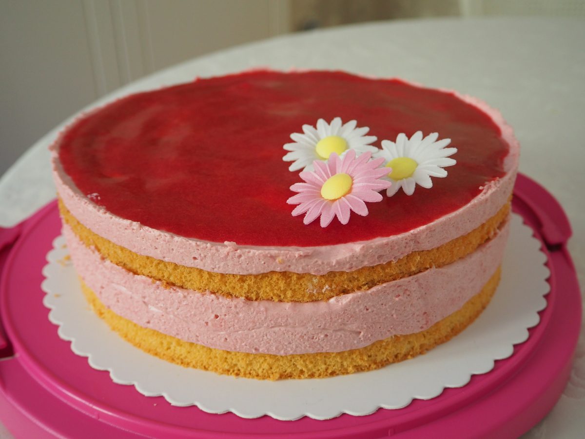 Himbeer-Buttermilch-Torte • Cucina Christina